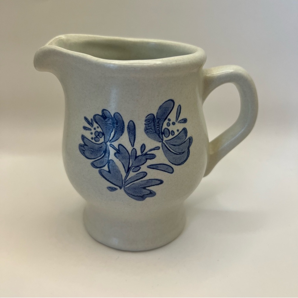 PFALTZGRAFF Yorktowne Creamer Gravy Boat Pitcher Blue Floral 7-24 Vintage